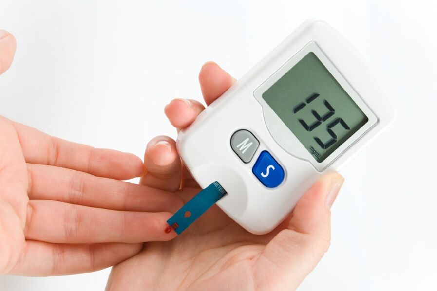 Diabetes mellitusta kan şekeri seviyelerinin kendi ölçümü